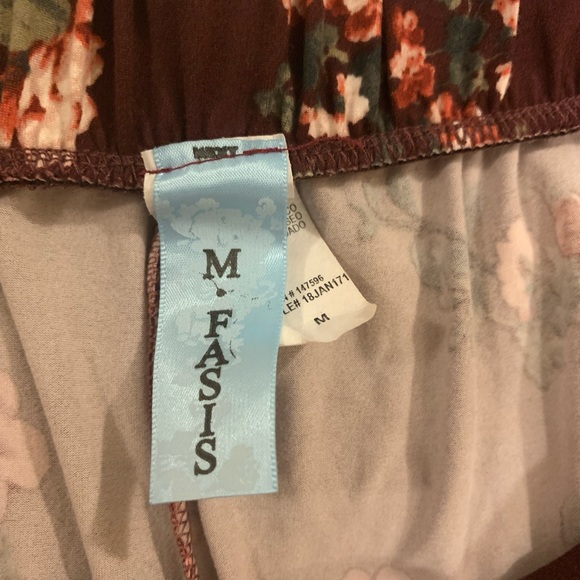 Cute soft high waisted shorts w/front tie, size M - Picture 3 of 4